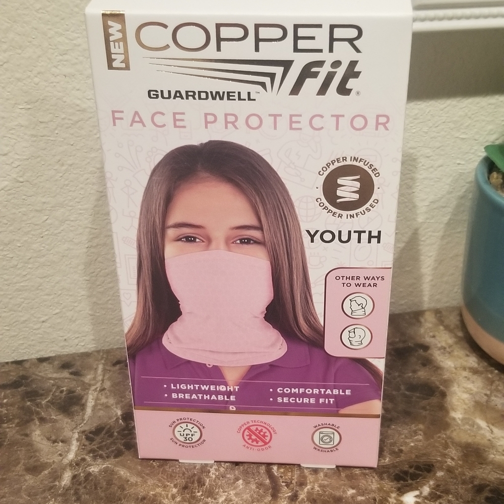 3/$20 Nwt  copper youth face protector